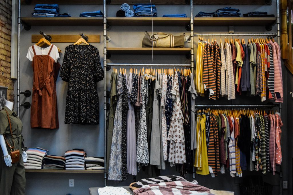 Online dameskleding collectie met trendy mode artikelen op TrendRecipe, inclusief mbyM jurken en modieuze kledingstukken